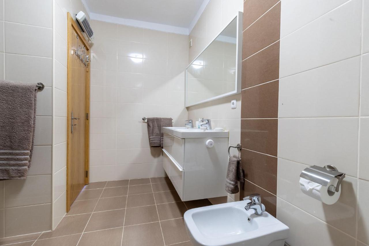 Lovely One Bedroom Apartment In Alvor Kültér fotó