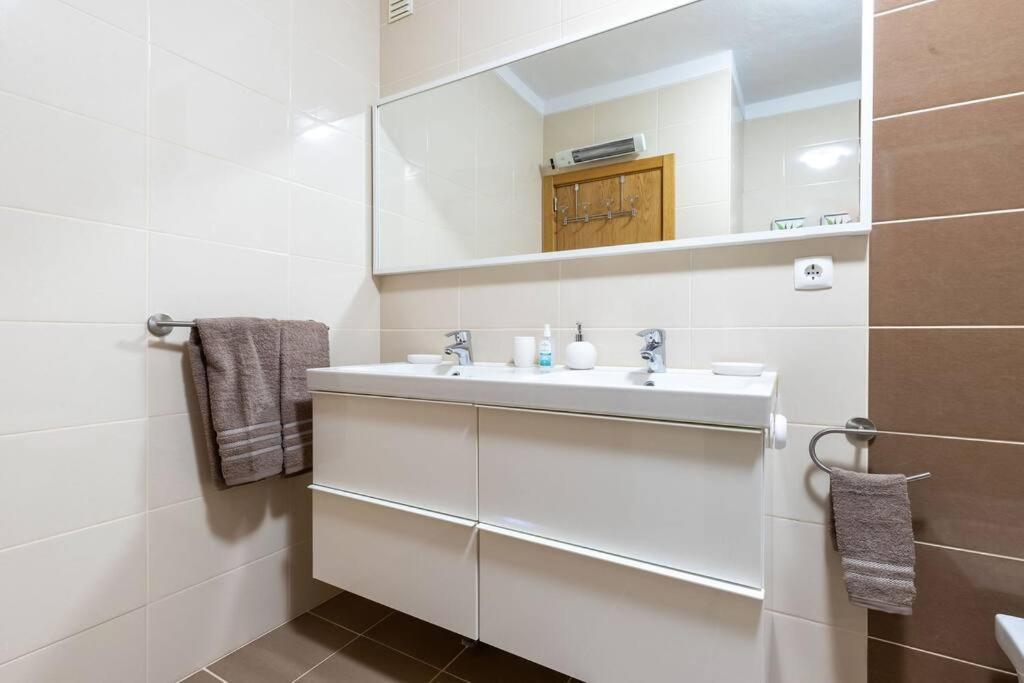 Lovely One Bedroom Apartment In Alvor Kültér fotó
