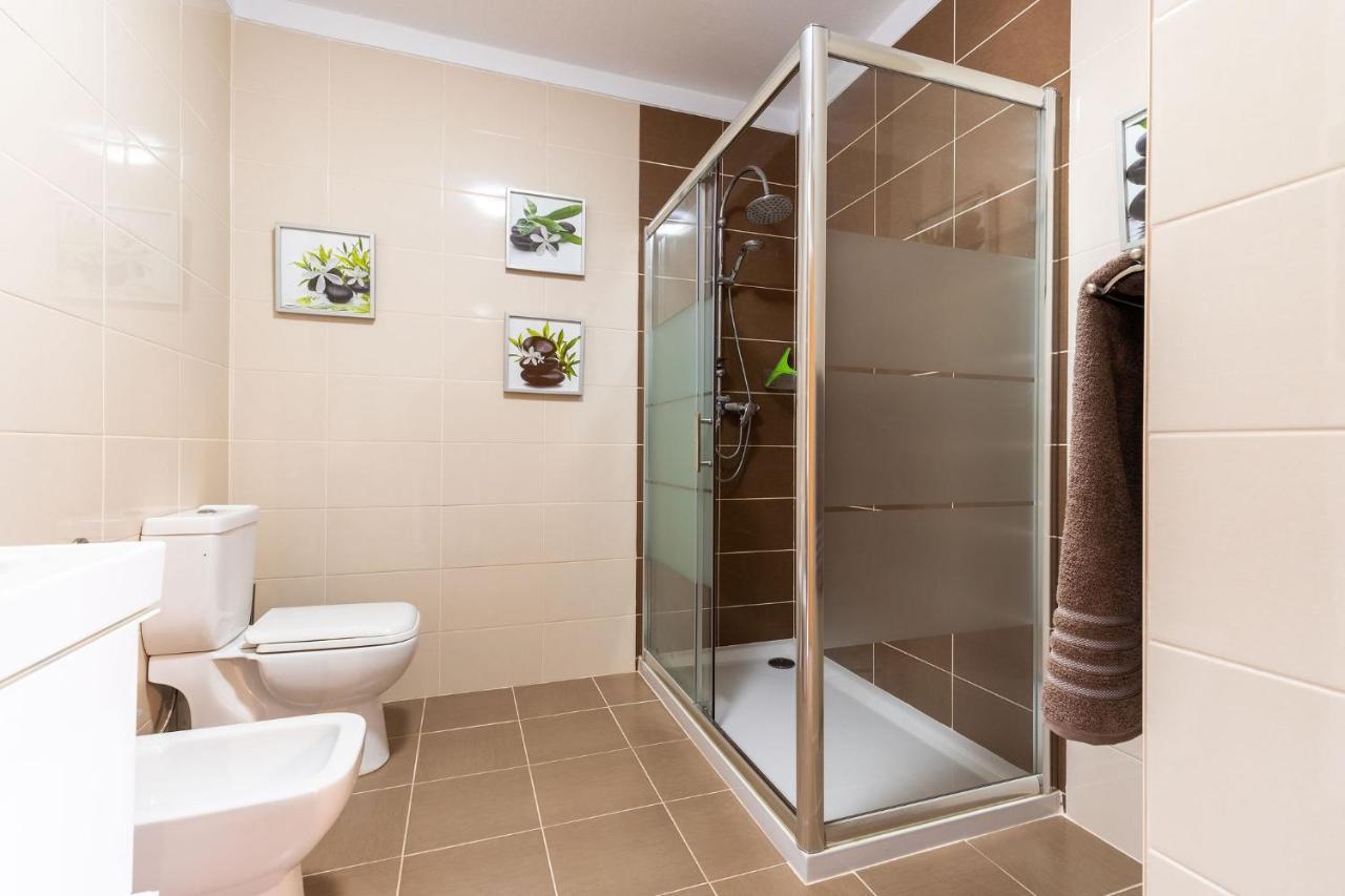 Lovely One Bedroom Apartment In Alvor Kültér fotó