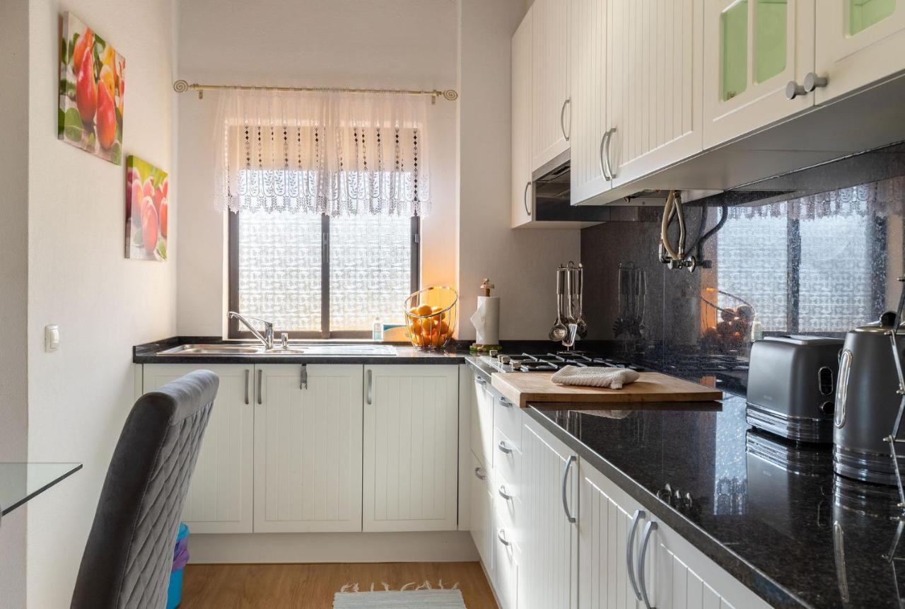 Lovely One Bedroom Apartment In Alvor Kültér fotó